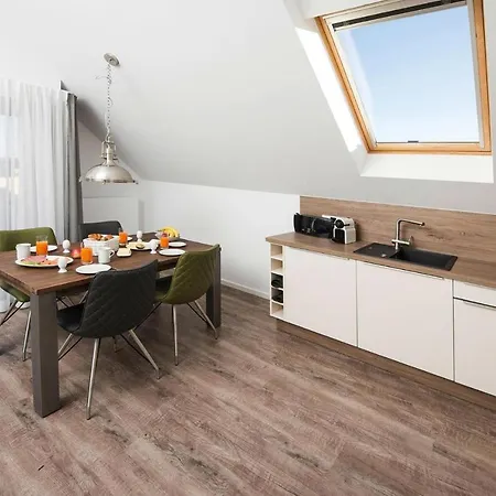 Holiday Flat - Dos01104b-dyb *