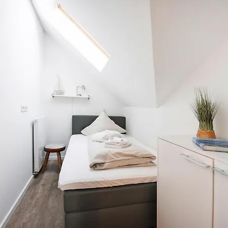 Apartment Holiday Flat - Dos01104b-dyb *